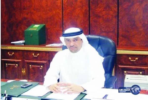 شاهد.. شاب يعاقب لص بطريقة غريبة بعد محاولته سرقة امرأة