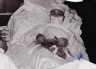 أغرب عملية في التاريخ.. طبيب يجري جراحة لنفسه بـ«مفك»