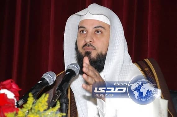 العريفي لشاب وبخه في المسجد: المصلون أمامك ما قصروا وبعضهم قدم شهداء