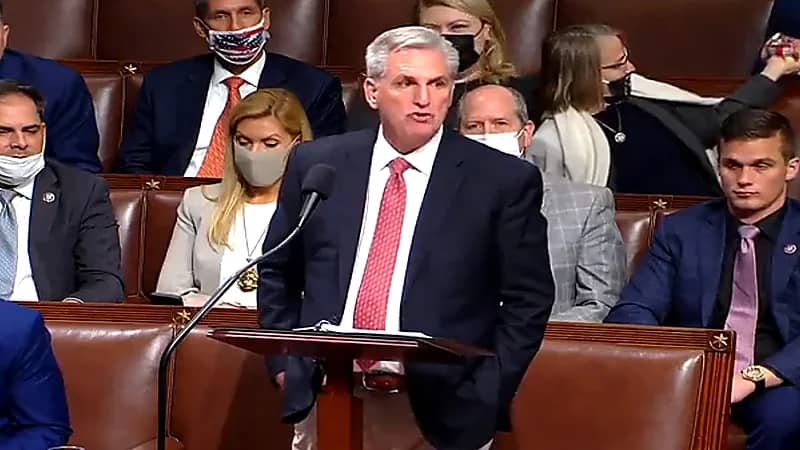 بالفيديو.. "كيفن مكارثي" يلقي ​​خطاب لمدة 8 ساعات لوقف التصويت على قانون بايدن