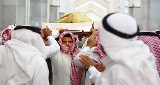 محافظ خميس مشيط يودع الشهيد الحارثي