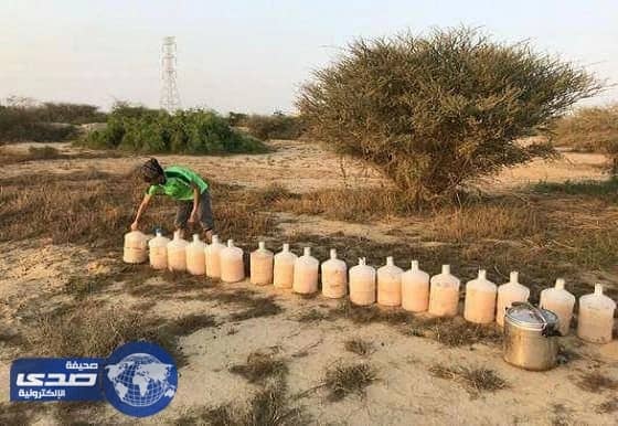 بالصور .. الإطاحة بأفريقي يدير مصنع خمور بالدرب