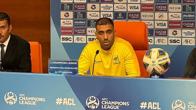 حمدالله : أرضية ملعب أوزباكستان لا تنفع للعب الكرة