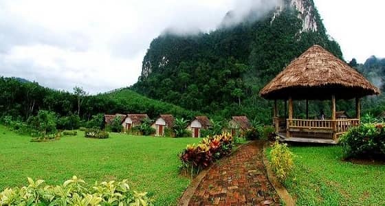 زيارة المقابر في رمضان عادة اندونيسية منذ مئات السنين