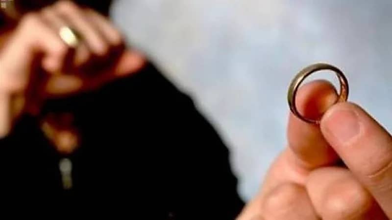 سيدة تطلب الخلع من زوجها لأكله السمك باستمرار