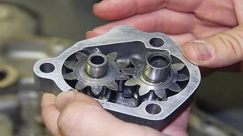 علامات تشير إلى تلف مضخة الزيت بالسيارة