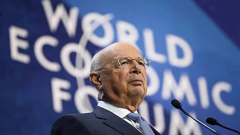 استقالة مؤسس ورئيس المنتدى الاقتصادي العالمي من منصبه