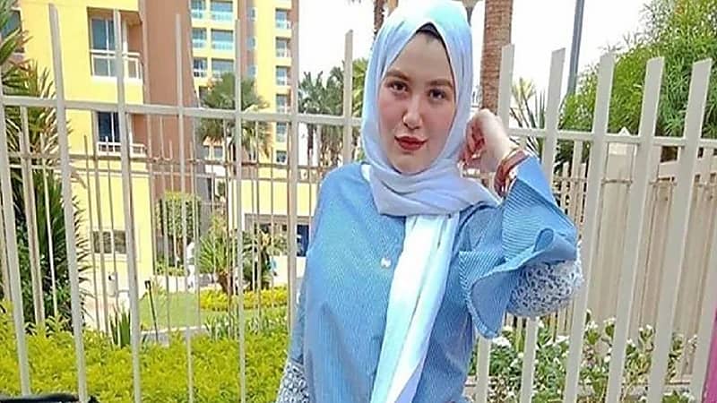 بالفيديو.. حنين حسام تخلع الحجاب بعد الإفراج عنها