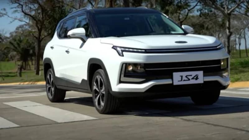 شاهد.. مواصفات السيارة الصينية JAC JS4