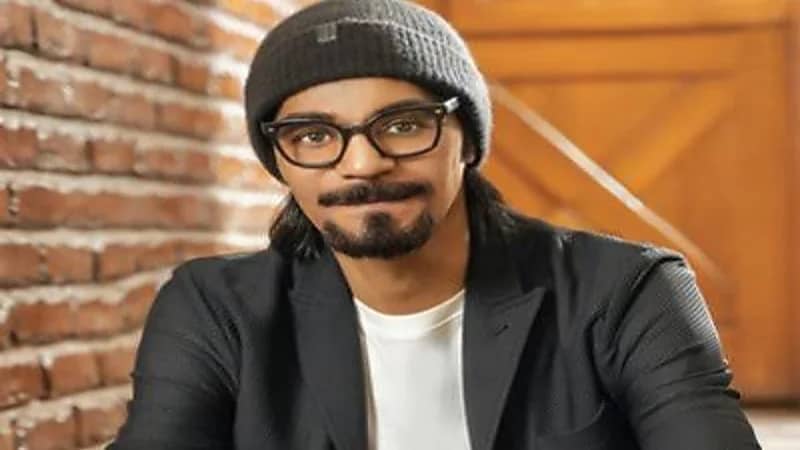 رابح صقر يعتذر عن حفلاته الغنائية بسبب عملية في القلب 