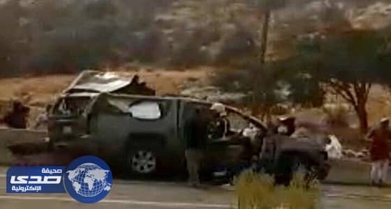 وفاة عميد متقاعد وزوجته وابنته في حادث تصادم مروع بتنومة