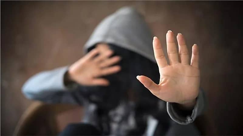 شاب يتسلل إلى سكن جامعي للفتيات للاعتداء على طالبات