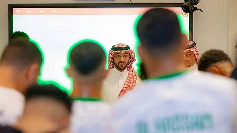 بالصور.. وزير الرياضة يلتقي لاعبي المنتخب بعد نهاية مواجهتهم أمام كرواتيا