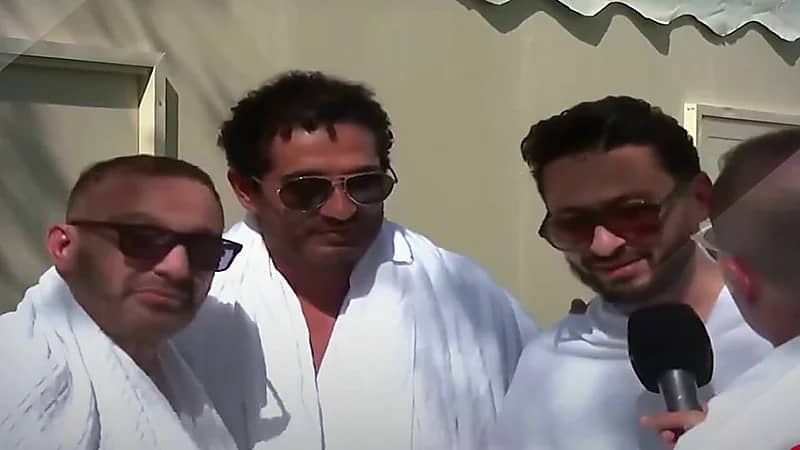 نجوم الفن يجتمعون في أولى مناسك الحج.. فيديو