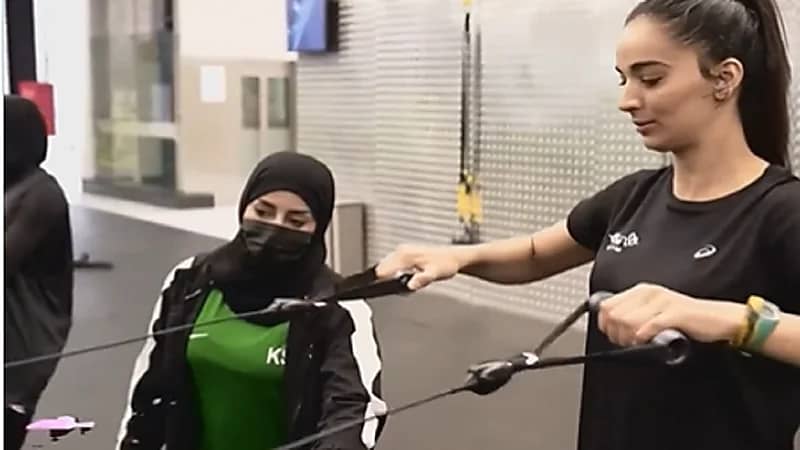 بالفيديو .. رحلة مواطنة من الشغف إلى الإشراف على أخضر ألعاب القوى النسائية