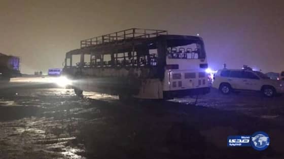 عمال بن لادن يحرقون"باصات" الشركة احتجاجًا علي تأخر صرف رواتبهم"صورة"