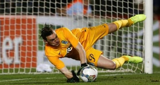 نجوم " التانجو " تتساقط خارج الملعب