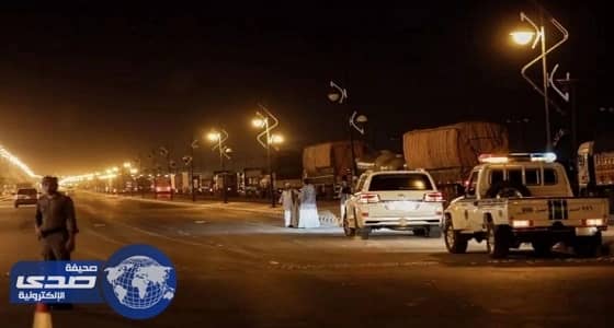 ⁠⁠⁠⁠⁠أمن وادي الدواسر يمنع دخول الشاحنات في أوقات الذروة المسائية