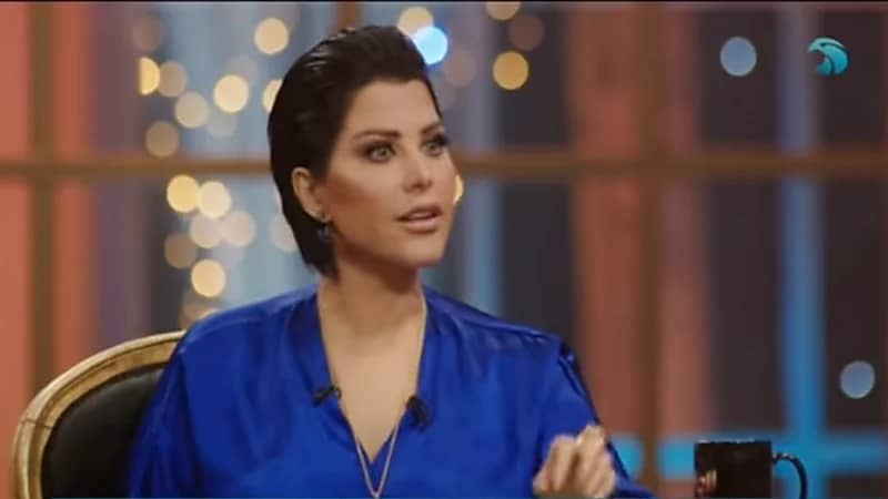 شمس الكويتية تدفن نفسها 20 دقيقة لتعيش الموت (فيديو)