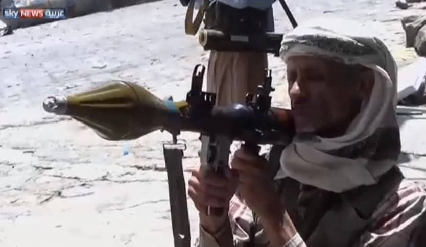 الشرعية تعثر على مواد إغاثة نهبتها ميليشيا الحوثي في تعز