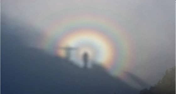 بالفيديو.. ظاهرة طبيعية نادرة تظهر في فرنسا