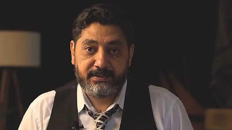 تركيا ترحل الإعلامي الإخواني حسام الغمري لسجن حدودي