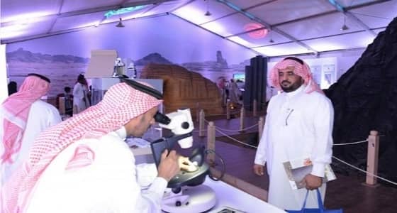 بالصور.. هيئة المساحة الجيولوجية تختتم معرض عالم الجيولوجيا بجازان