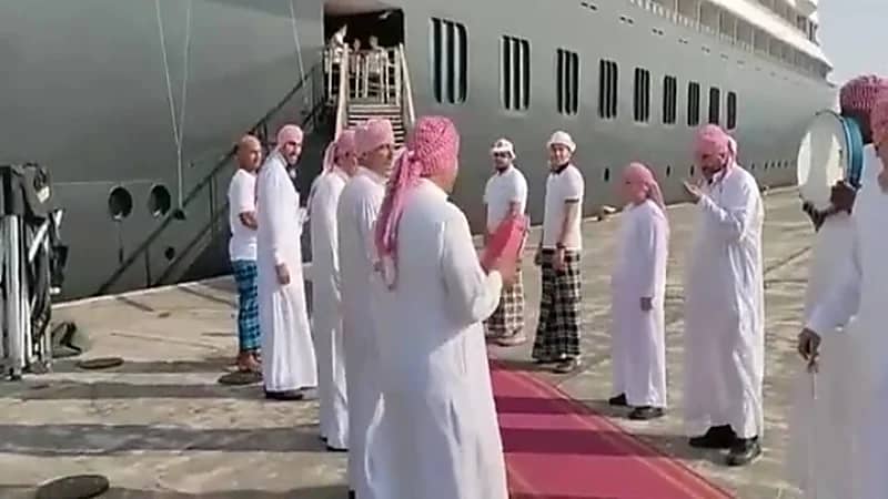 استقبال باخرة سياحية تقل رجال أعمال سعوديين بحفاوة بالغة في الأردن