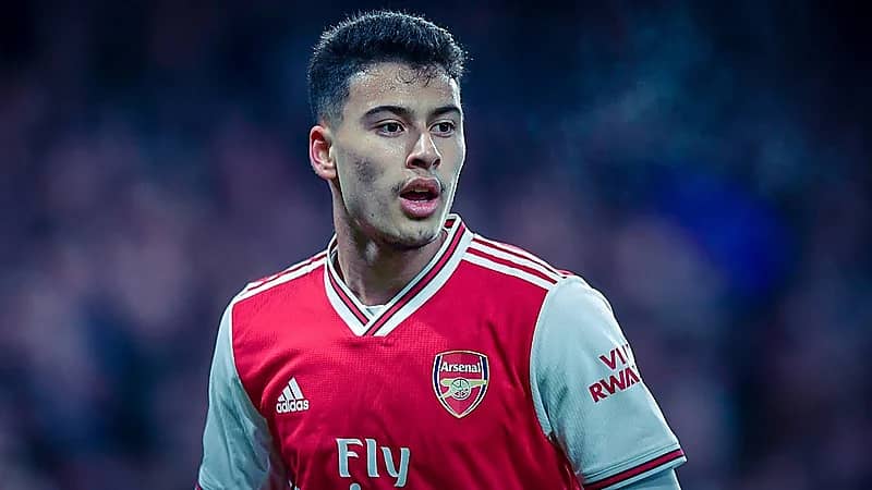 النصر يبتعد عن مارتينيلي