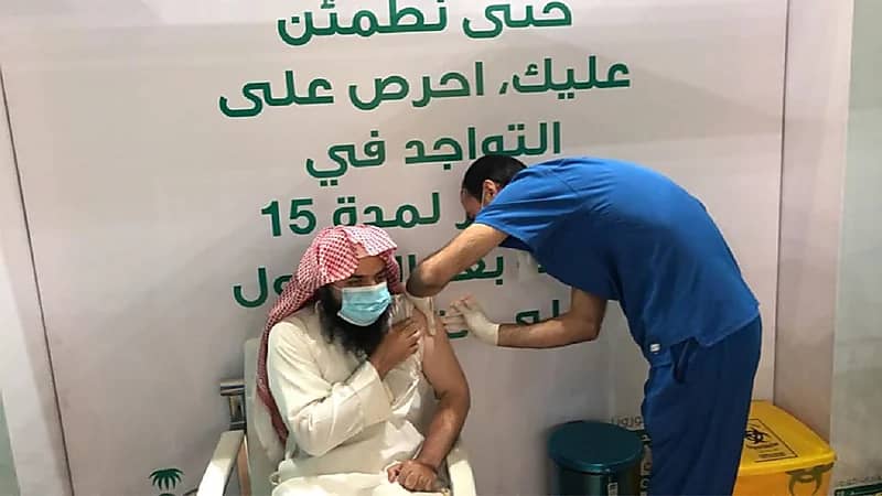 "صحة الرياض" تواصل تقديم خدماتها للمستفيدين في مركز لقاحات كورونا