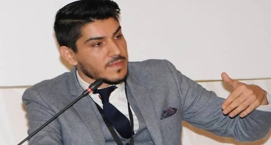 أمجد طه يستنكر صورة من مظاهرات مؤيدي للنظام في ابوشهر المحتلة