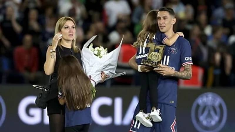 زوجة دي ماريا تفكر في الانتحار بعد انتقاله إلى مانشستر يونايتد