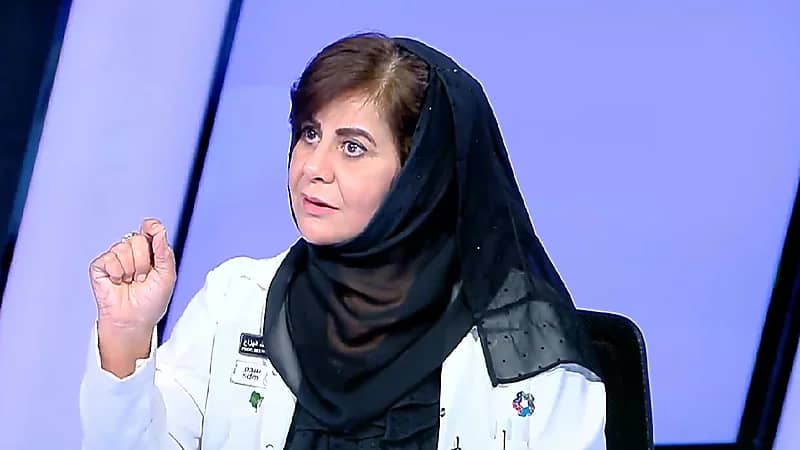 استشارية توضح قاعدة 20-20-20 للحفاظ على العينين من الأجهزة الإلكترونية (فيديو)