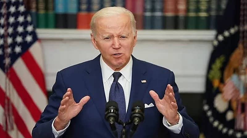 بالفيديو.. بايدن يسقط في زلة لسان جديدة تثير السخرية