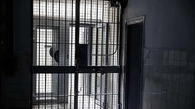 مسلحون يهاجمون سجنا بنيجيريا ويطلقون سراح عشرات النزلاء