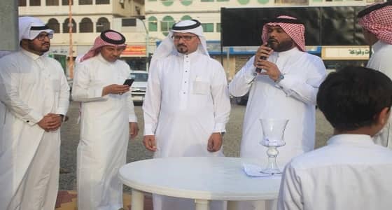 بالصور.. بلدية أضم تجري القرعة لتوزيع البسطات الرمضانية