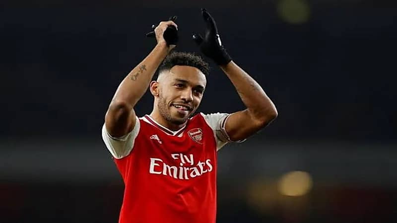 عرض مغرٍ من الهلال لضم مهاجم آرسنال