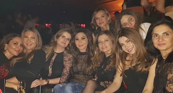نانسي عجرم تشارك إليسا احتفالها بعيد ميلاد والدتها
