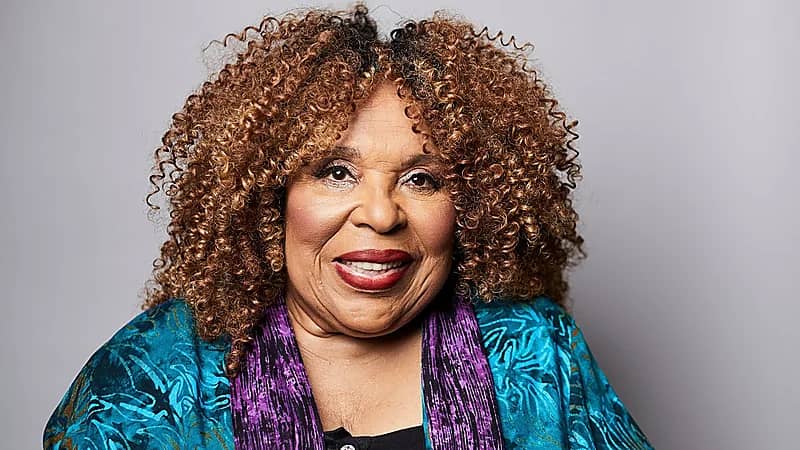 وفــاة المغنية الأمريكية روبرتا فلاك عن عمر ناهز 88 عاما