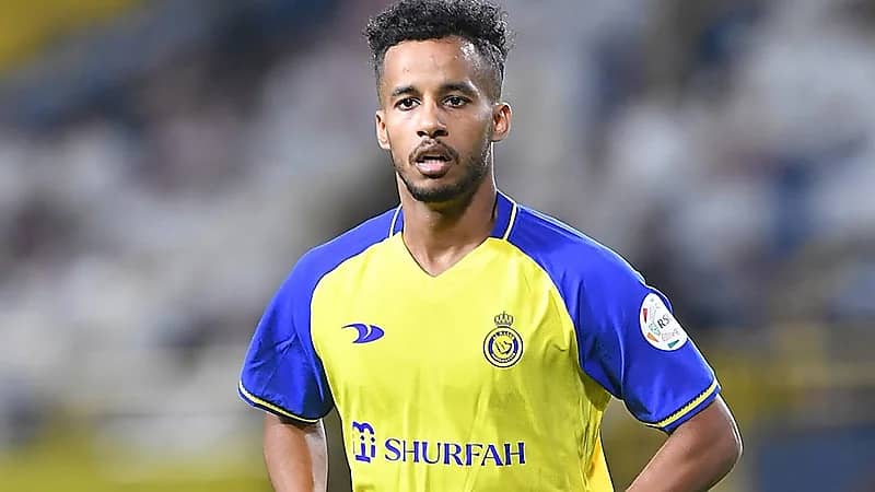 نيوم والعلا يفاوضون لاعب النصر