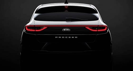 كيا بروسييد تظهر الجزء الخلفي الأنيق في أول صور تشويقية لها