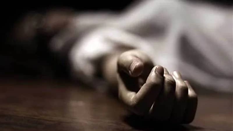 رجل ينهي حياة زوجته بقطعة حديدية في منزل مهجور