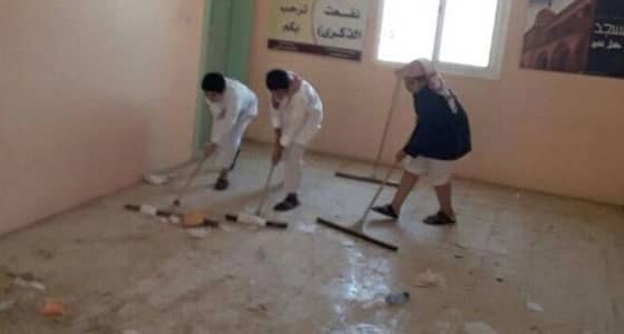 بعد غياب الشركات.. طلاب شقراء يتحولون لعمال نظافة " صور "