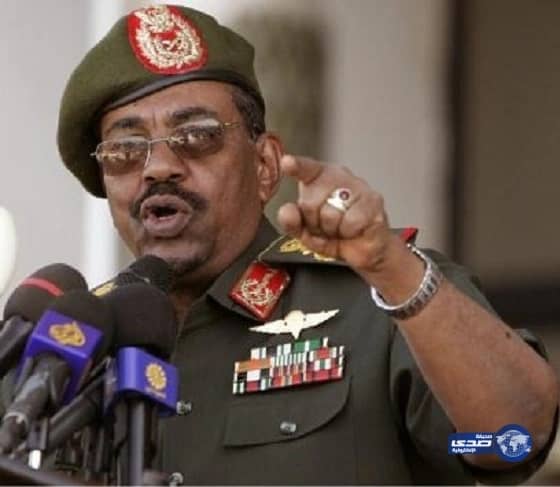 الأهلي المصري يكرم شهداء مذبحة بورسعيد بقميص جديد