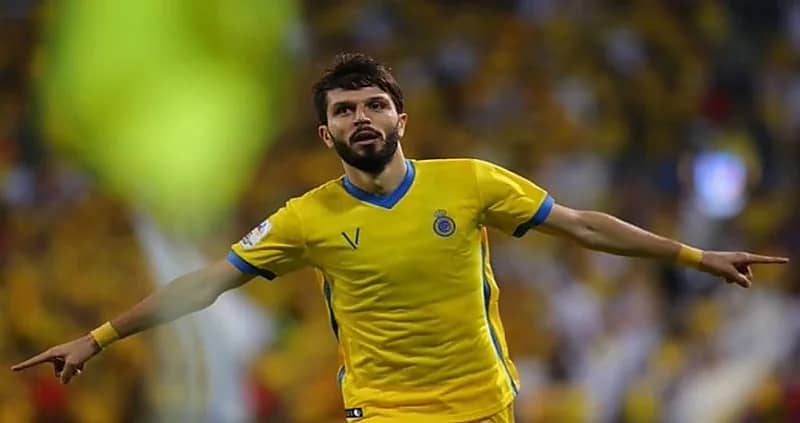 ماشاريبوف يتلقى عرضين من ناديين إماراتيين