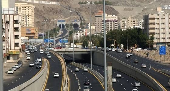 التحقيق في واقعة تحطم مركبات إثر تفتيت صخور بالديناميت بمكة