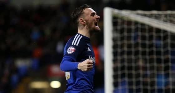 لاعب هيدرسفيلد تاون يتحدى مانشستر يونايتد