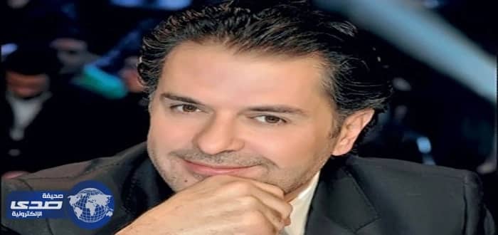 راغب علامة يُثير غضب جمهوره لاحتضان وتقبيل إحدى مٌعجباته