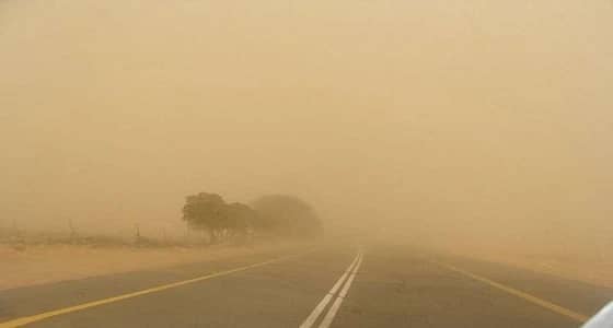 تنبيه برياح تتسبب في انعدام الرؤية الأفقية بالأحساء