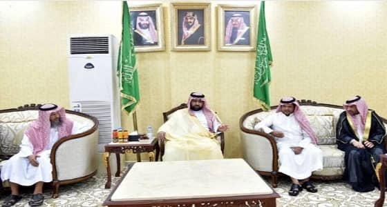 بالصور.. نائب أمير منطقة جازان ينقل تعازي القيادة لذوي الشهيد " الجذمي "